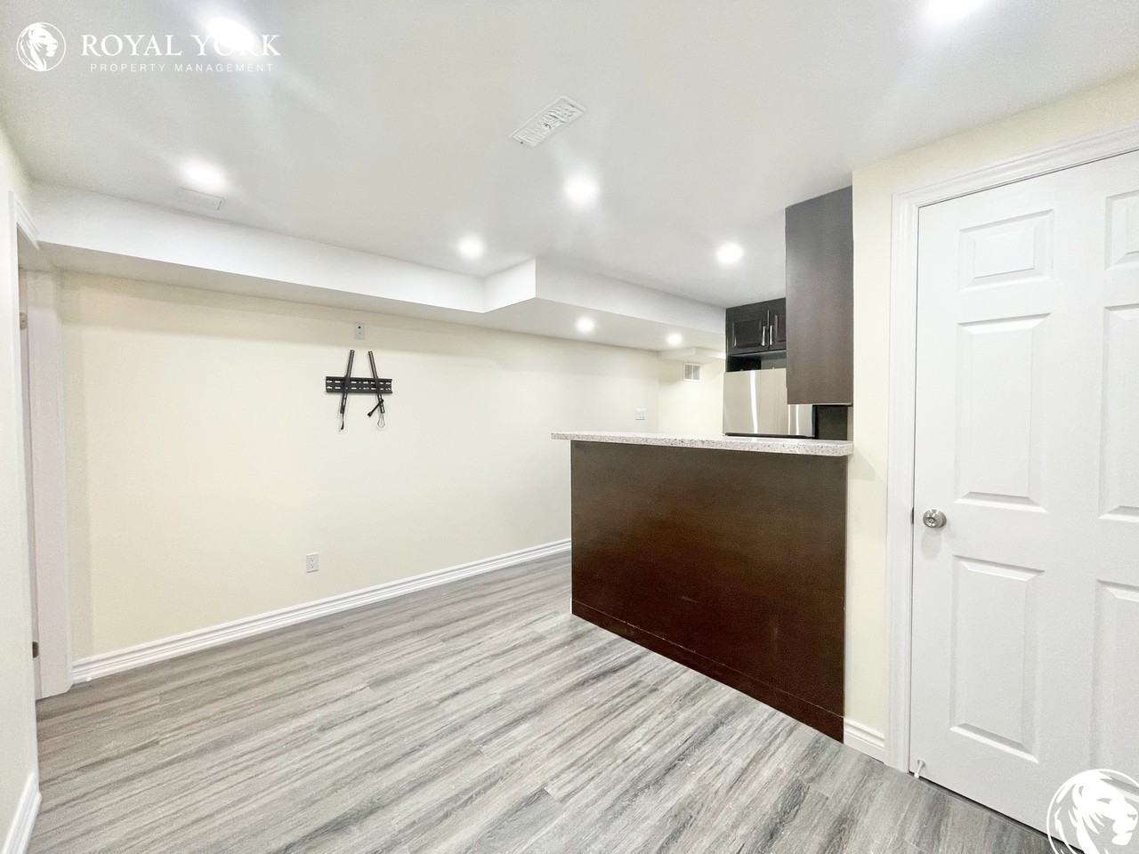 28 Cheetah Cres #2 - Photo 3 of 21