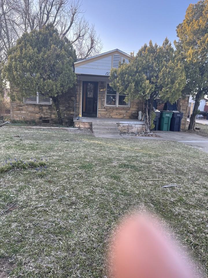 1237 Staton Dr #1 - Photo 3 of 18