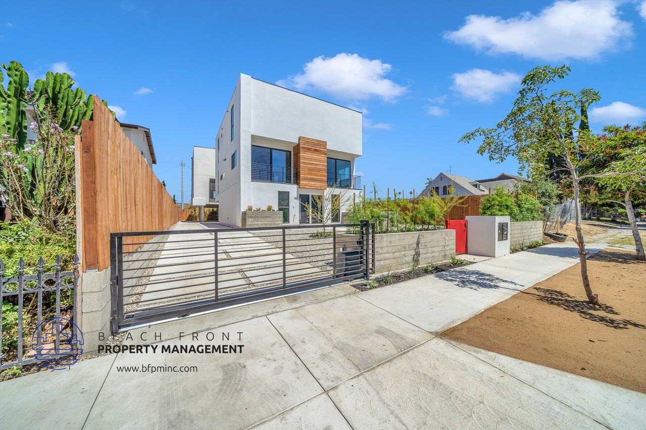 660 N. Mariposa Ave. - Photo 2 of 50