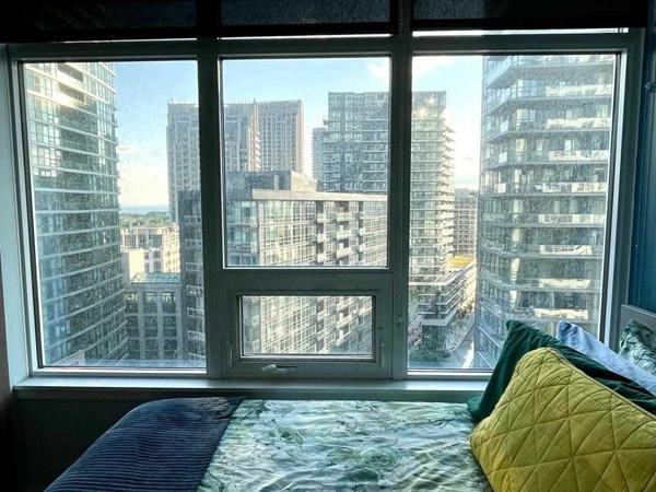 17 Bathurst Street #1813