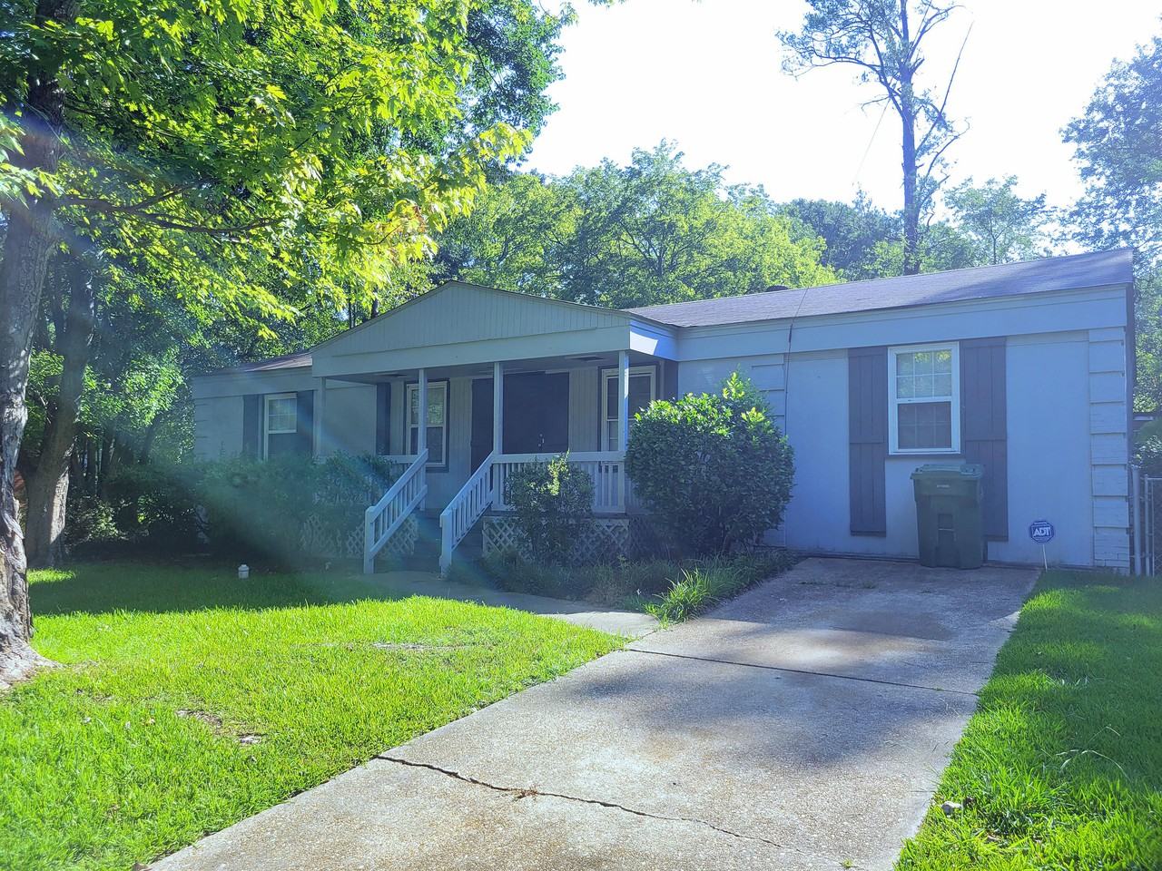 1135 Lombard Dr #1 - Photo 2 of 17