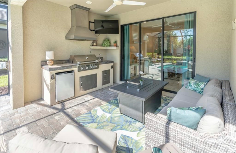 7662 Jacaranda Ln - Photo 3 of 32