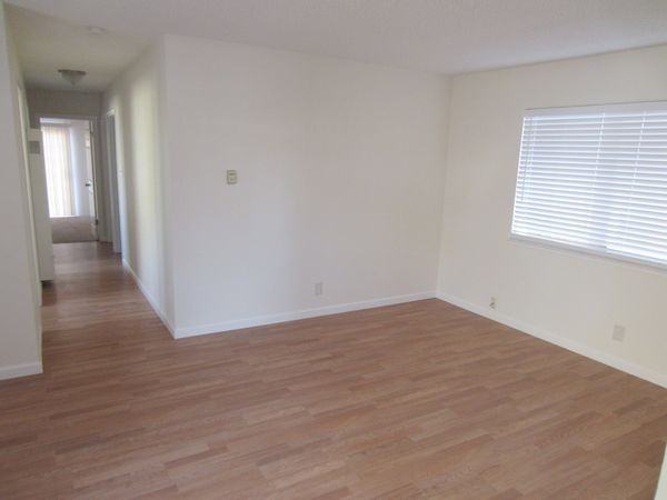 160 S 33rd St - Photo 3 of 7