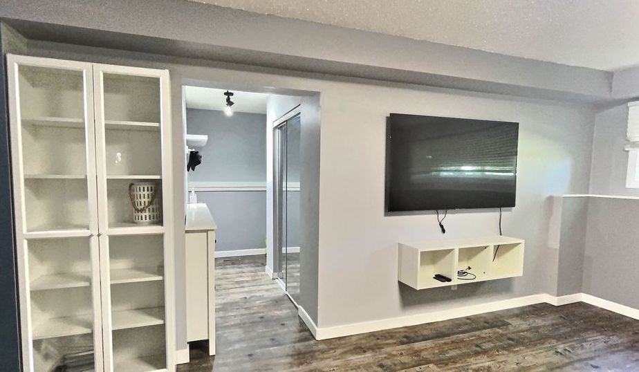 8927 77 Avenue Northwest - Photo 3 of 10