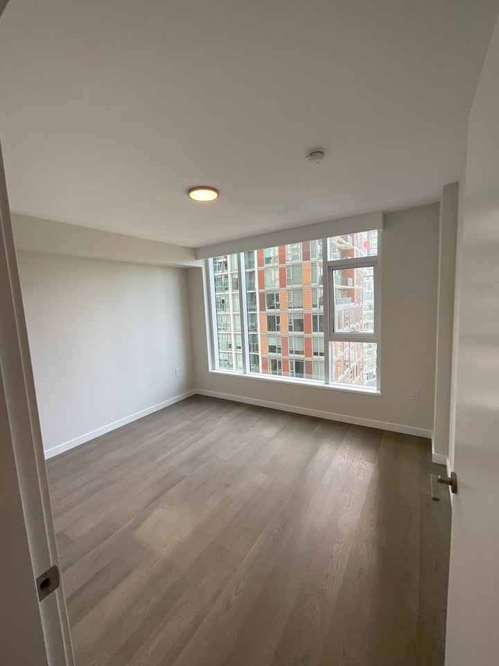 1335 Howe Street #903 - Photo 5 of 25