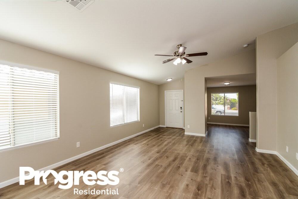 14846 W Hearn Rd - Photo 3 of 21