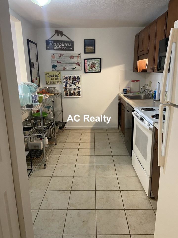 435 Shirley St #36 - Photo 2 of 8