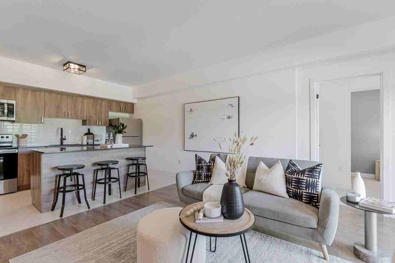 Mapleview Dr E & Yonge St #107 - Photo 4 of 21