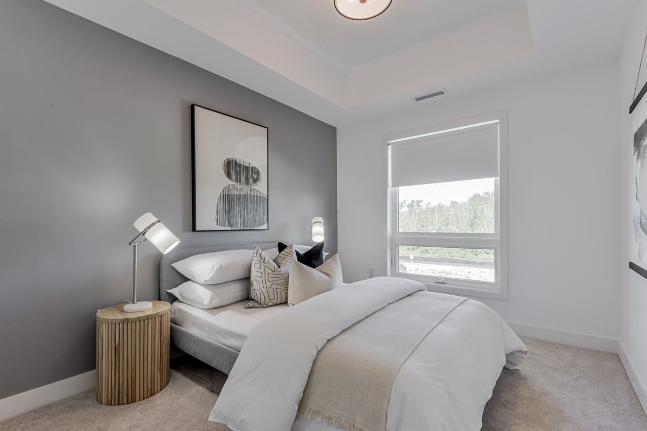 Mapleview Dr E & Yonge St #107 - Photo 7 of 21