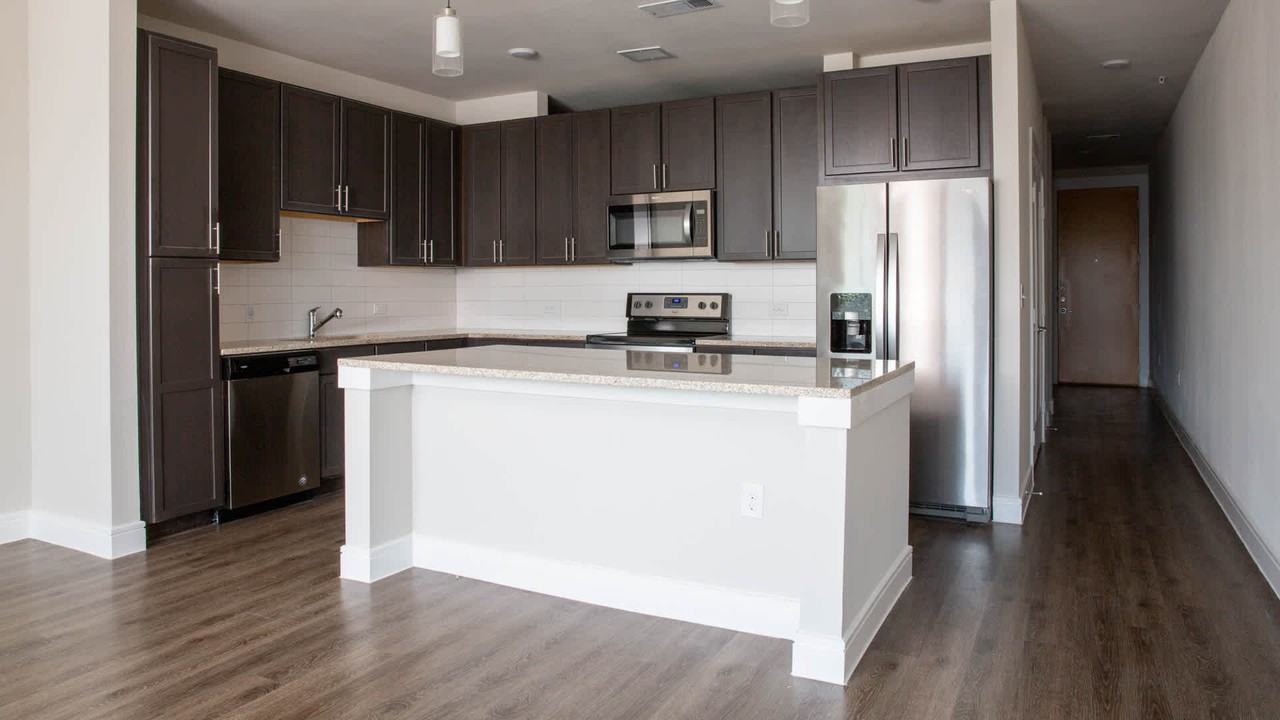 Flora - Photo 7 of 50