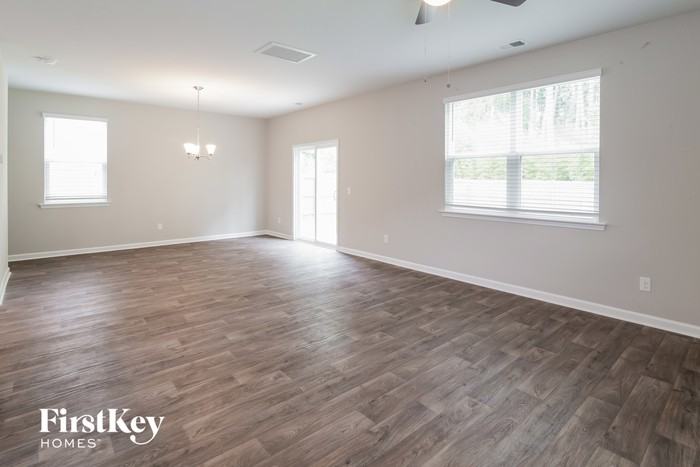 132 Whispering Wood Dr - Photo 3 of 15
