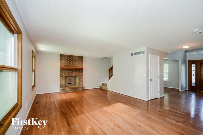 3423 Dale Ln - Photo 3 of 15