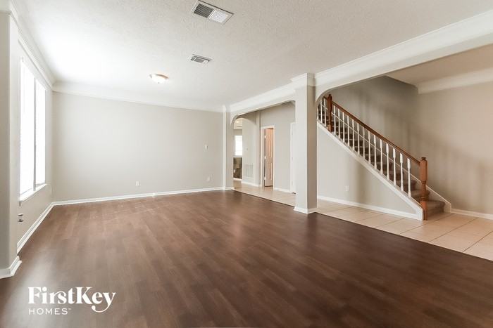 22422 Park Point Dr - Photo 3 of 50