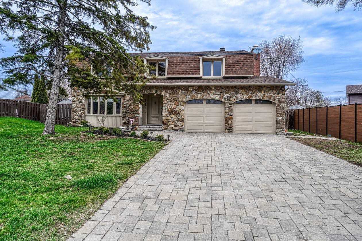 2911 Rue Lake, DollardDes Ormeaux, QC H9B 2K5 5 Bedroom House for