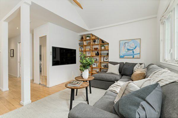 736 Woodbine Avenue - Photo 2 of 20