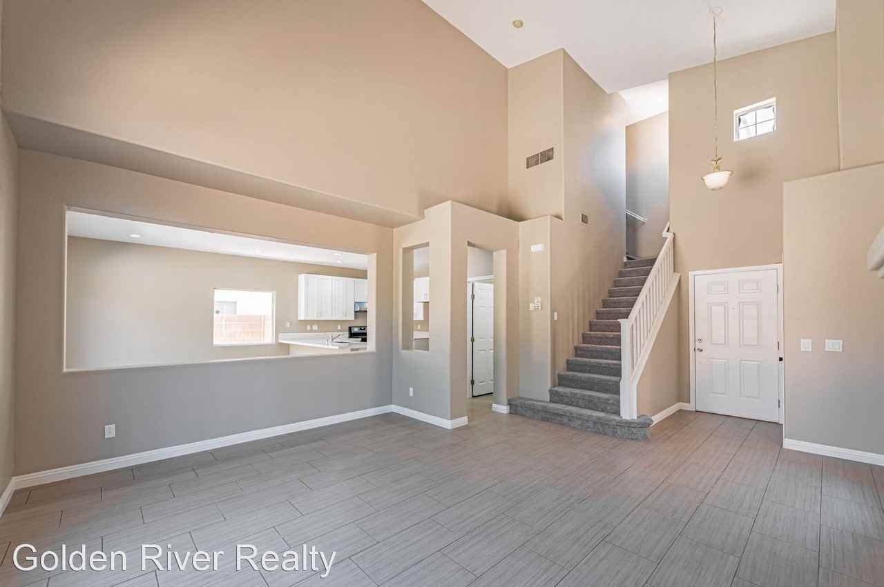 9110 Rushing Wind Ave - Photo 3 of 33