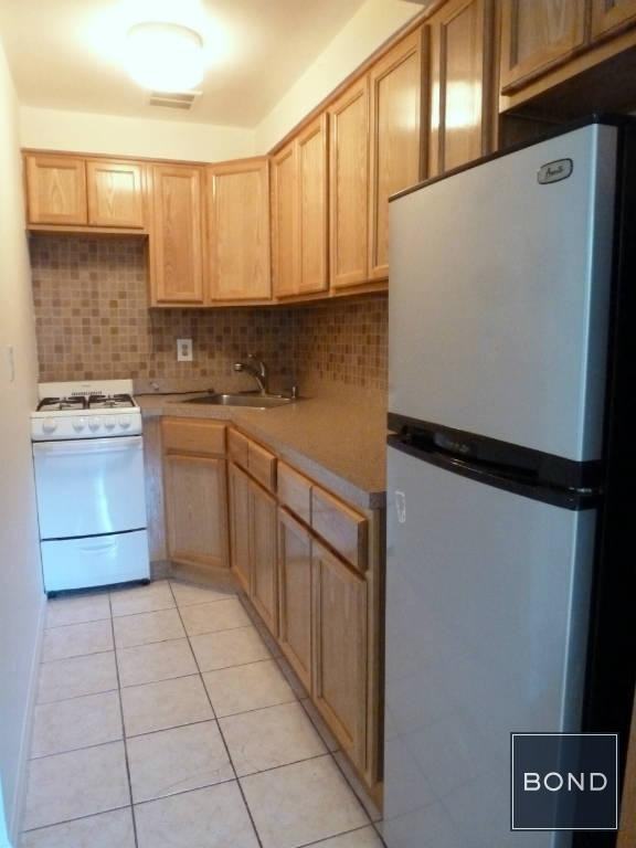 1437 2nd Ave 2A - Photo 3 of 4