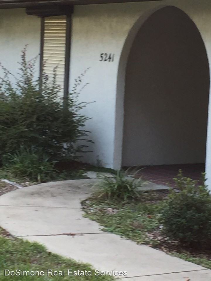 5241 Ne 29th St - Photo 2 of 11