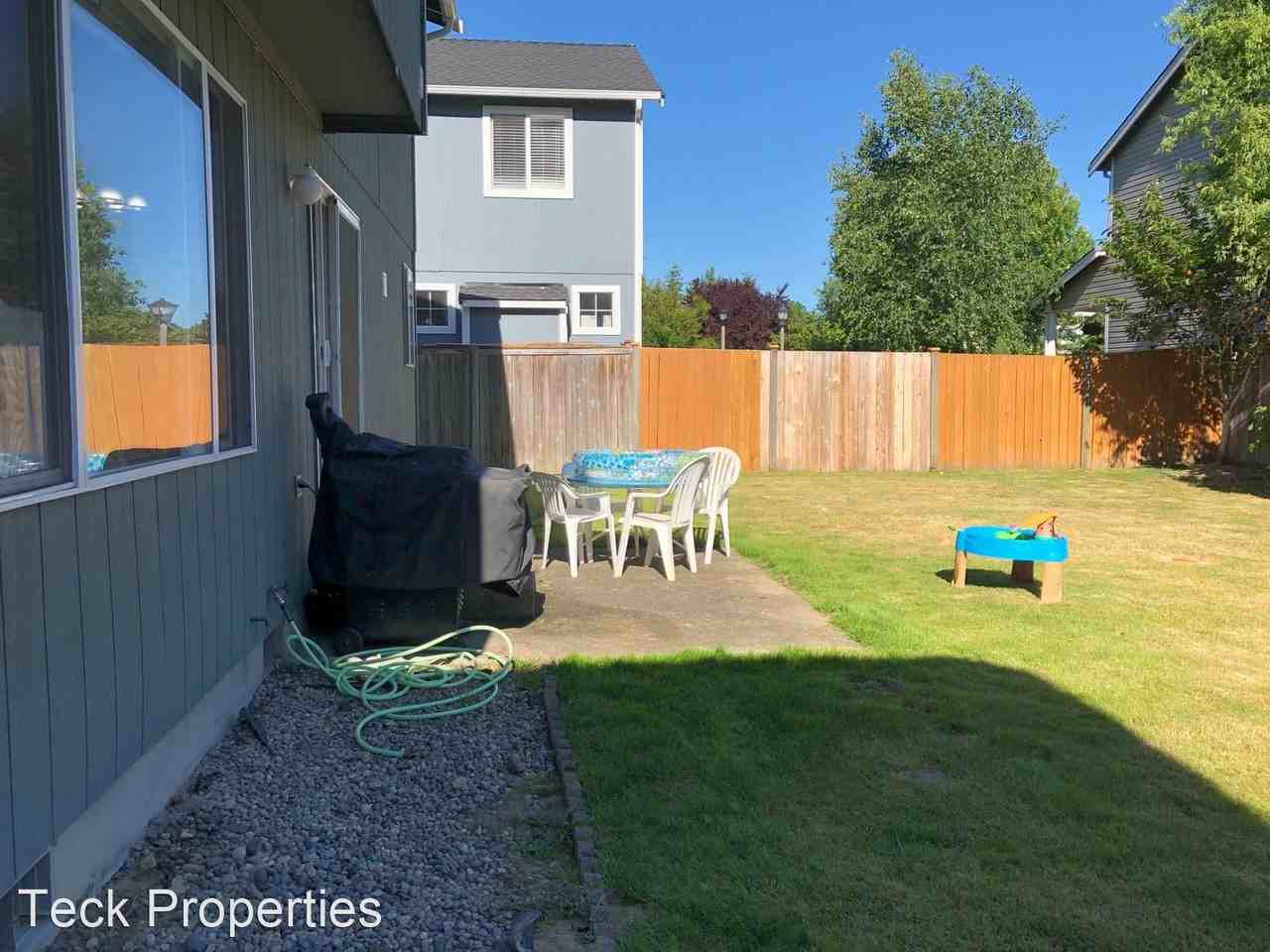 8919 133rd Street Ct E - Photo 2 of 9