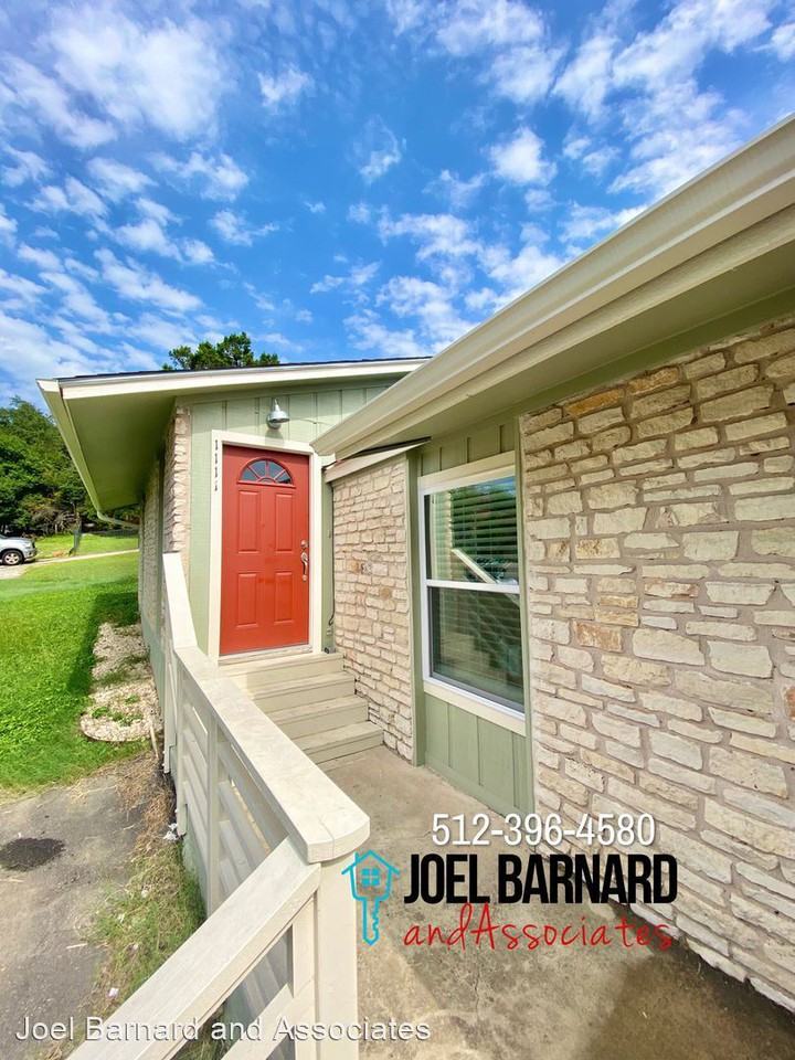 1111 Hazelton St - Photo 2 of 20