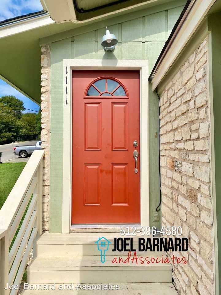 1111 Hazelton St - Photo 3 of 20