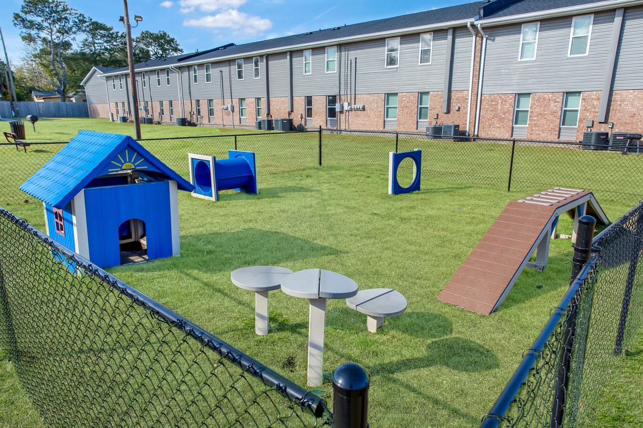 2800 Capital Square Apartments. - Photo 5 of 33