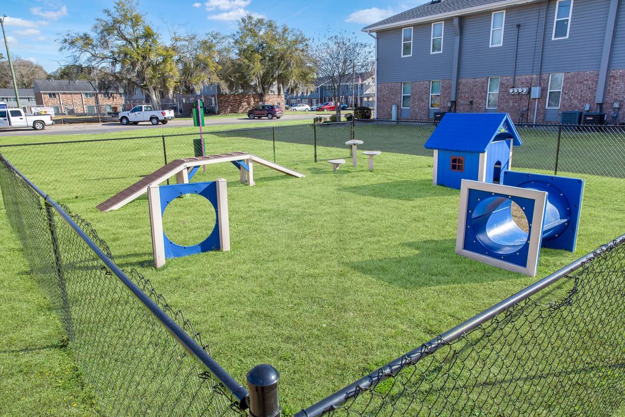 2800 Capital Square Apartments. - Photo 7 of 33