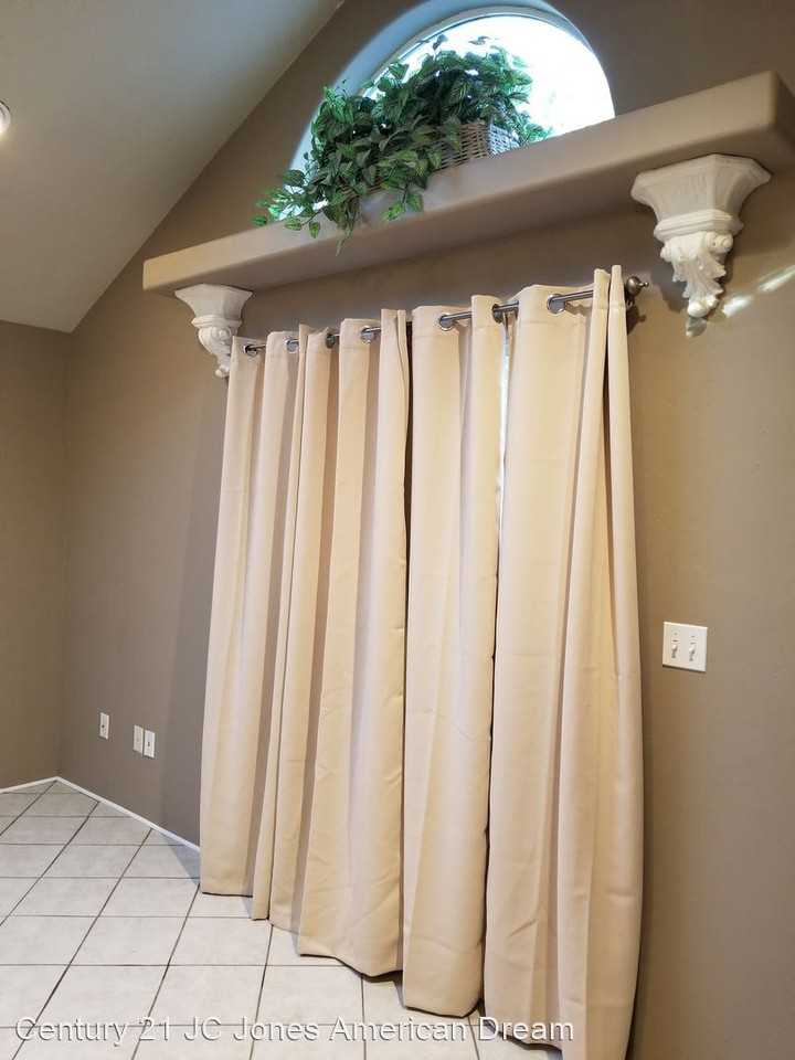 236 Robert Ave - Photo 3 of 6