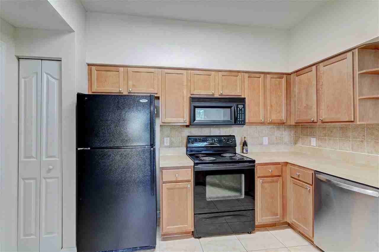 9303 Myrtlewood Cir W - Photo 3 of 4