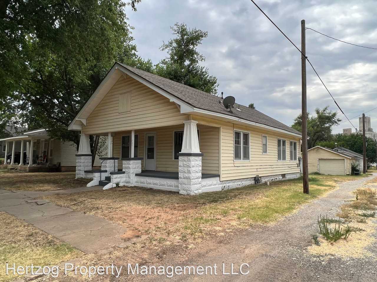 101 S 2nd St - Photo 3 of 4