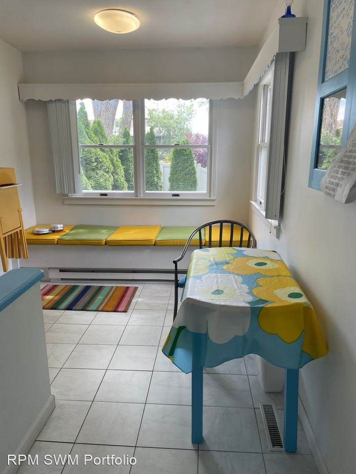 102 N Pier St - Photo 2 of 21