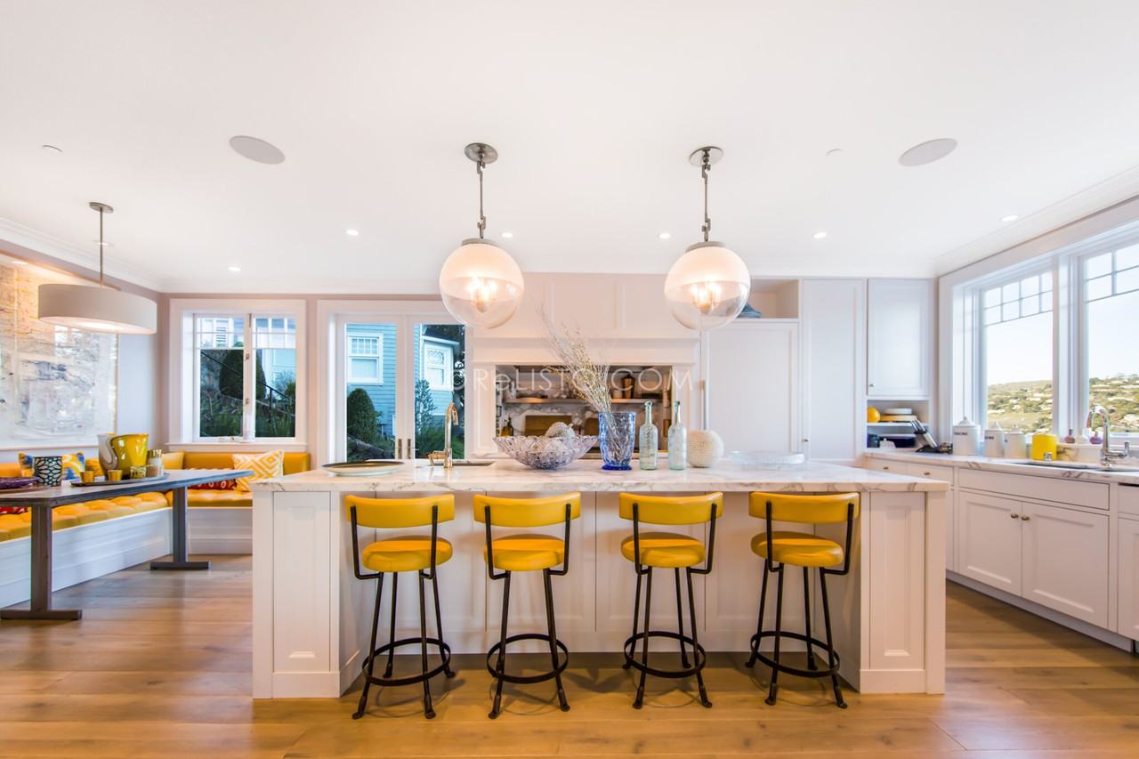 260 Bayview Ave - Photo 2 of 32