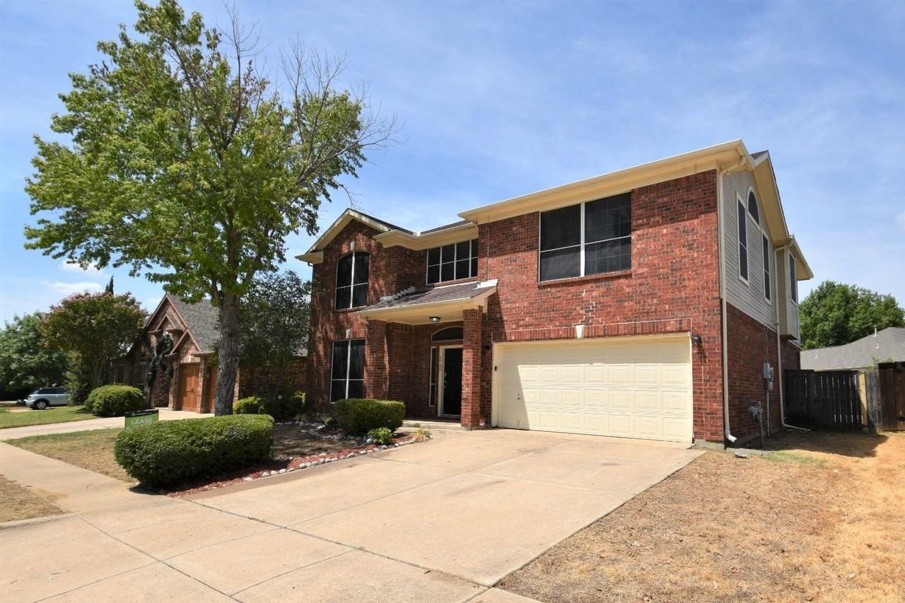 5708 Rockport Ln - Photo 2 of 29