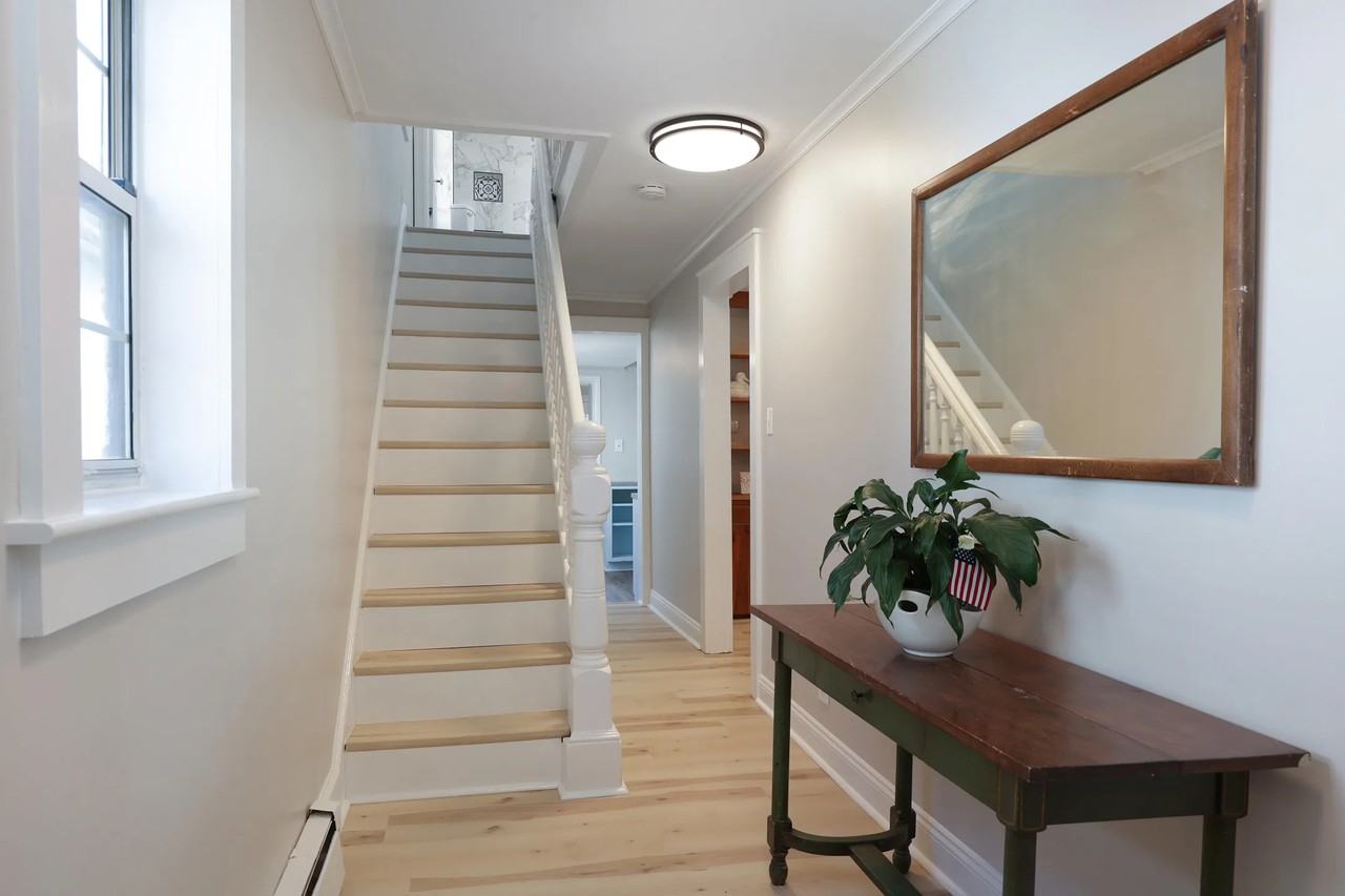 231 John St - Photo 3 of 15