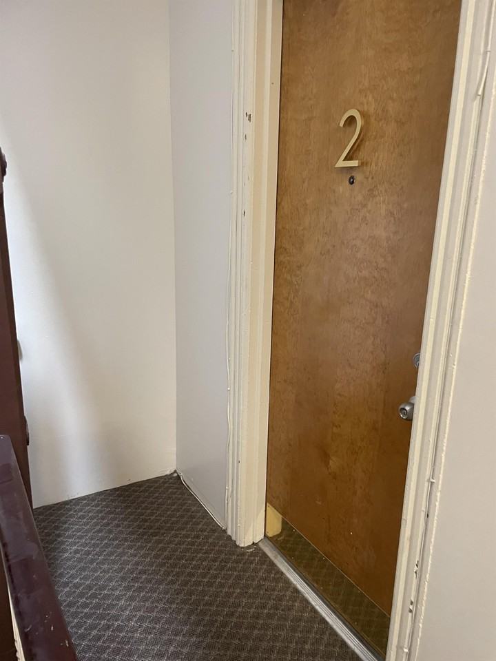 125 E Broad St #2 - Photo 5 of 7