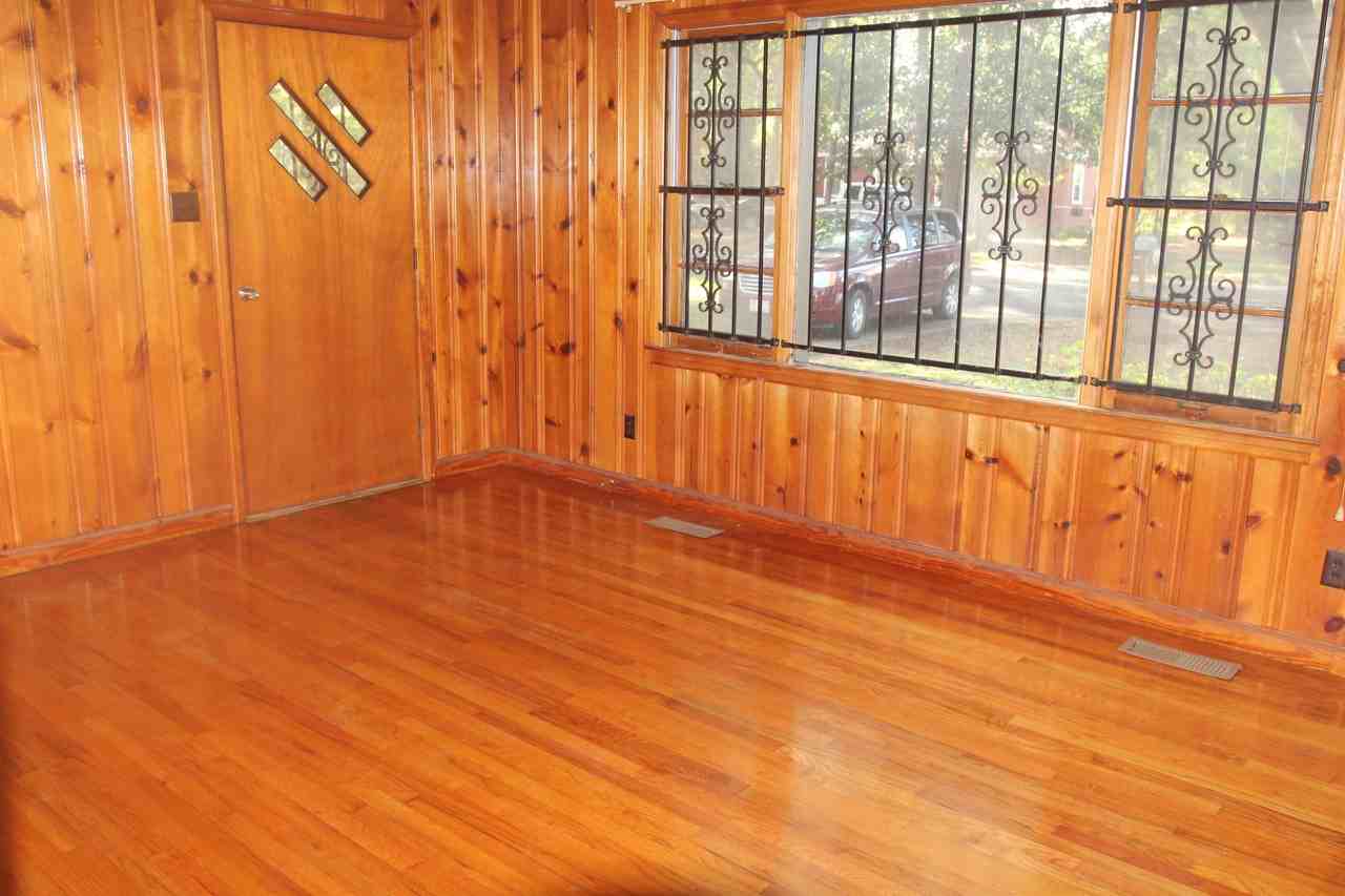 Whitney Avenue 1507 West #1 - Photo 2 of 7