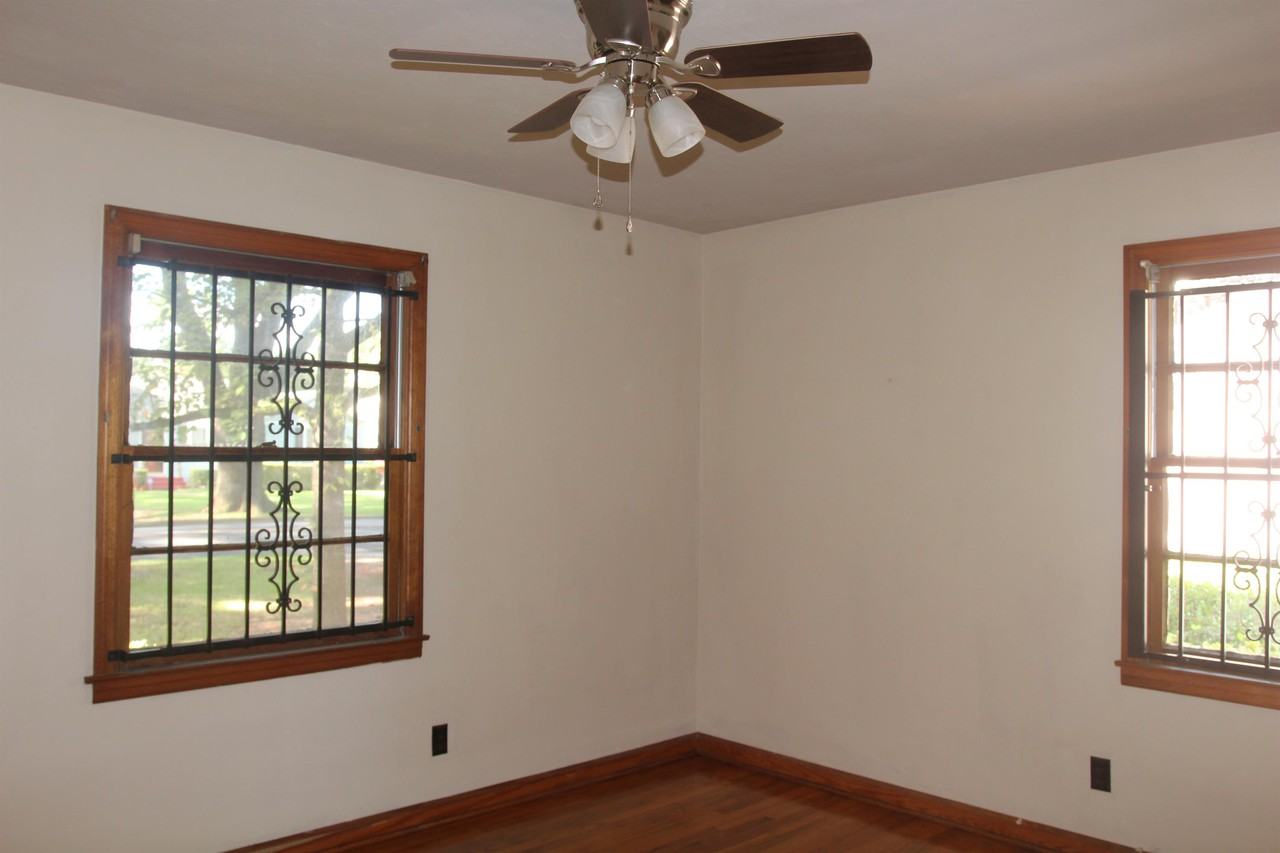 Whitney Avenue 1507 West #1 - Photo 4 of 7