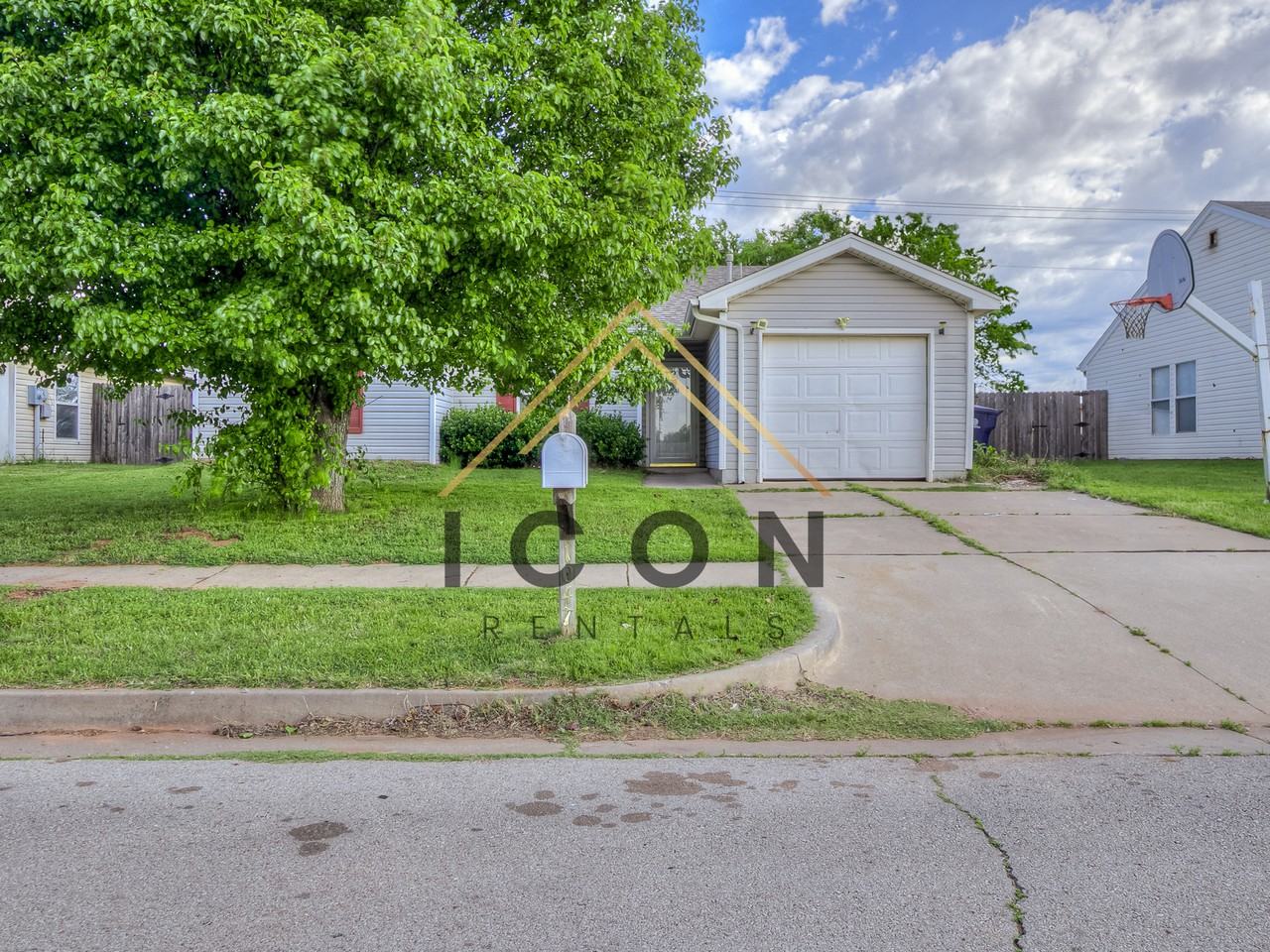 10477 Aberdeen Dr #1 - Photo 3 of 45