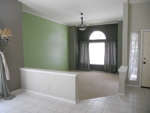 224 Country Club Dr - Photo 3 of 10