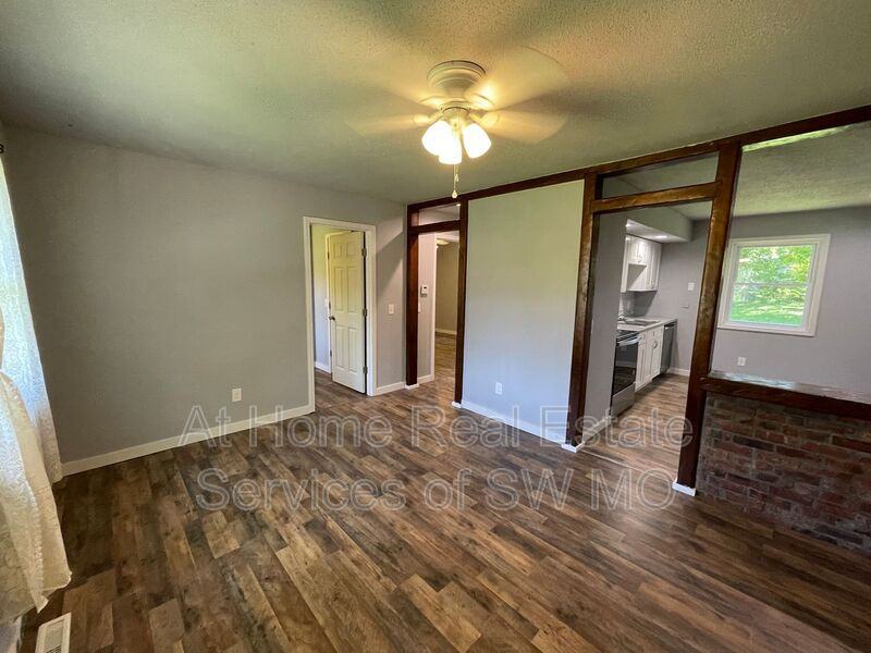 2726 East Monroe Terrace - Photo 2 of 14