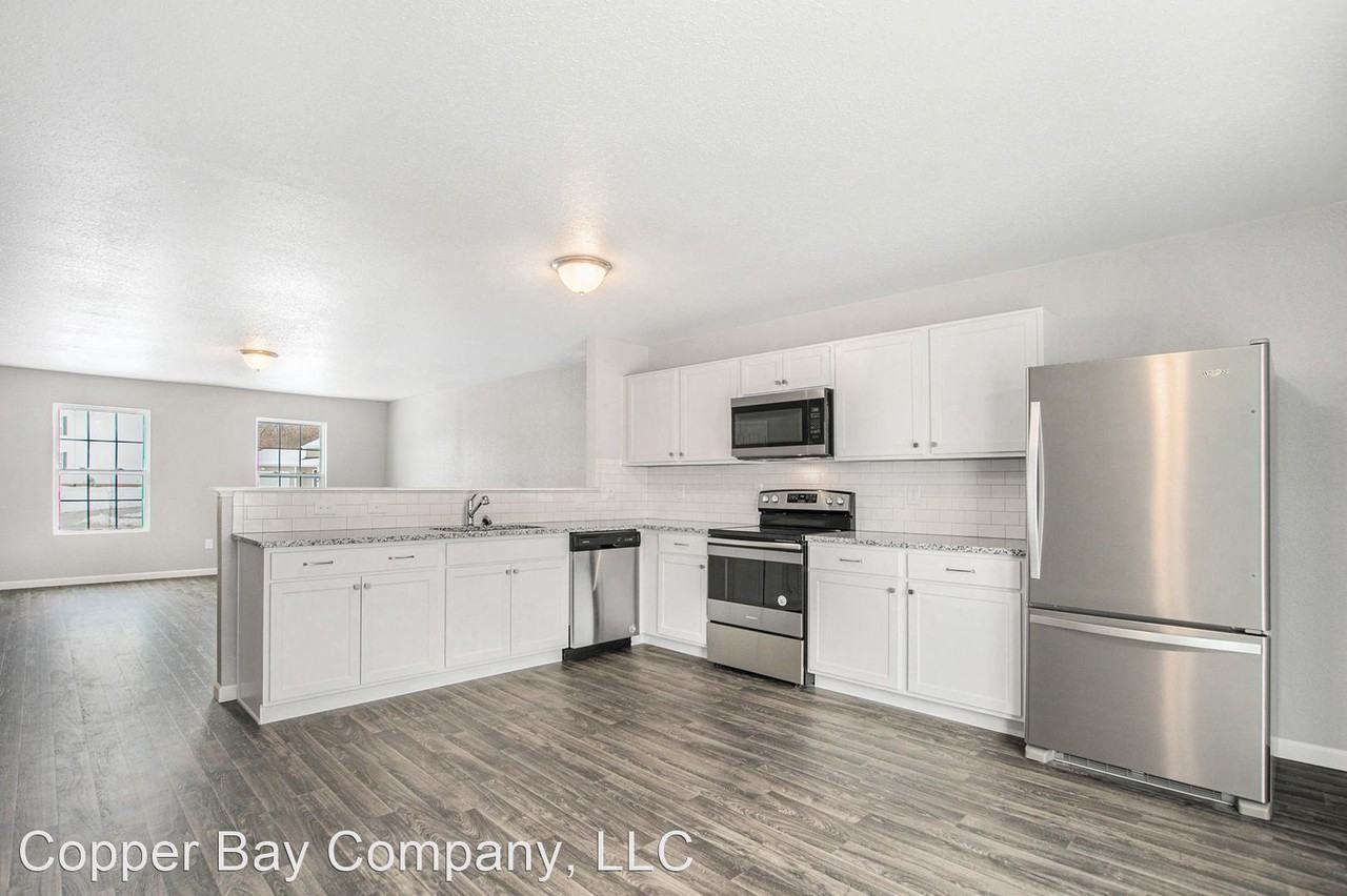 2852 Berkshire St - Photo 3 of 27