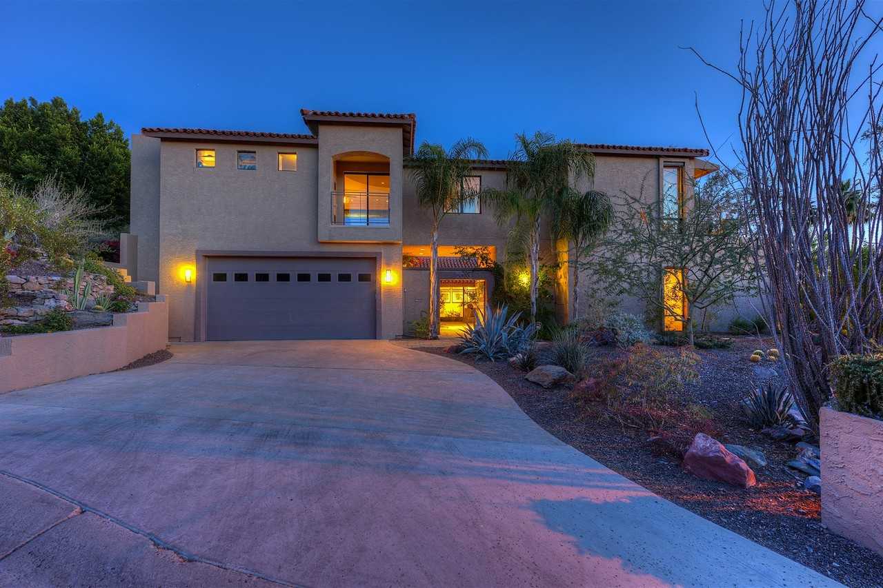 2033 E Vista Ave - Photo 2 of 30