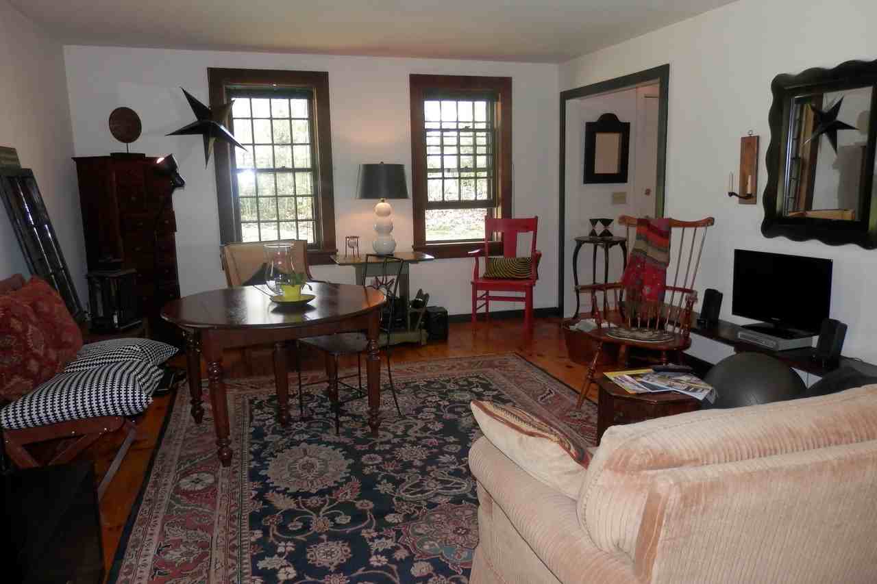 28 Saybrook Rd - Photo 3 of 15