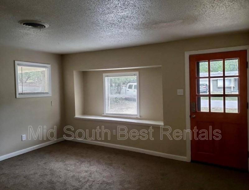 3507 Katherine St - Photo 2 of 7