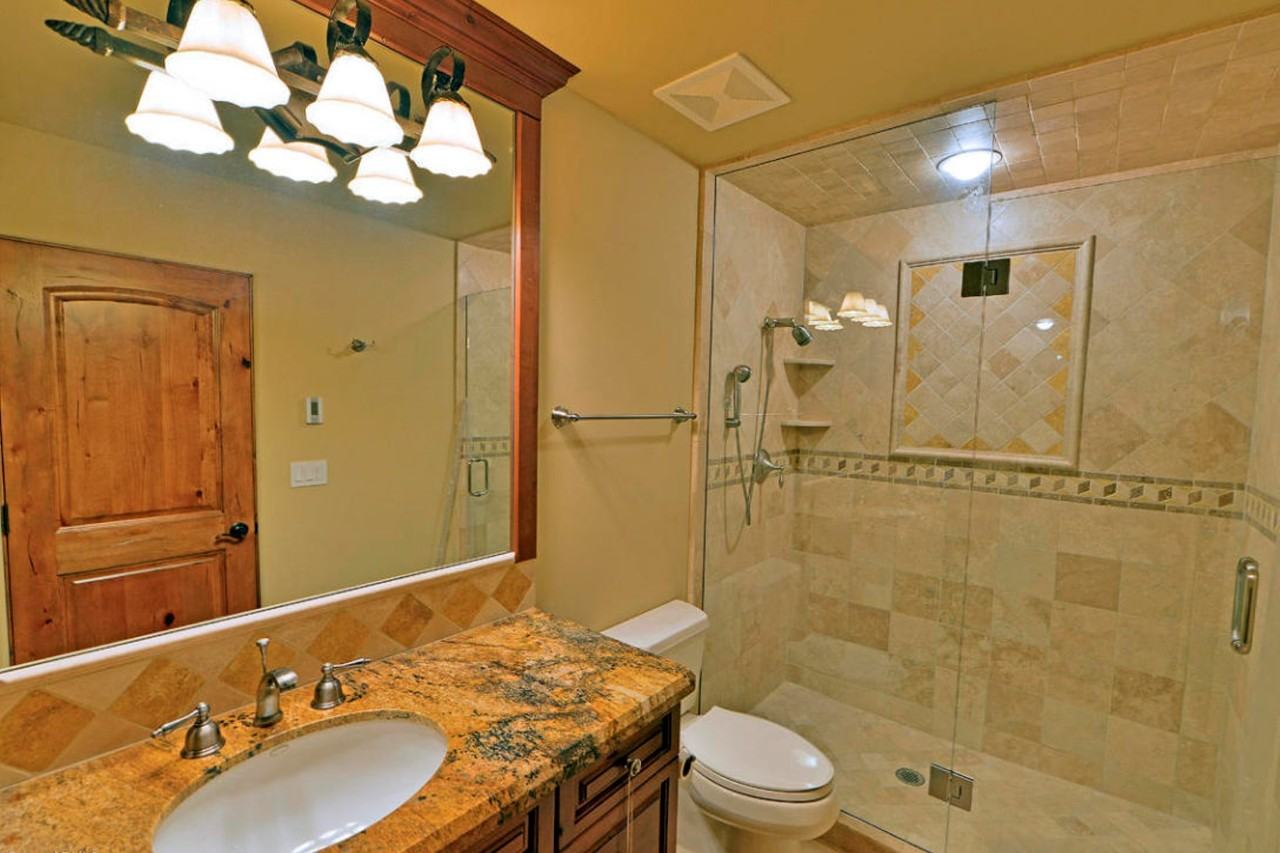 9534 N 46th St - Photo 2 of 29