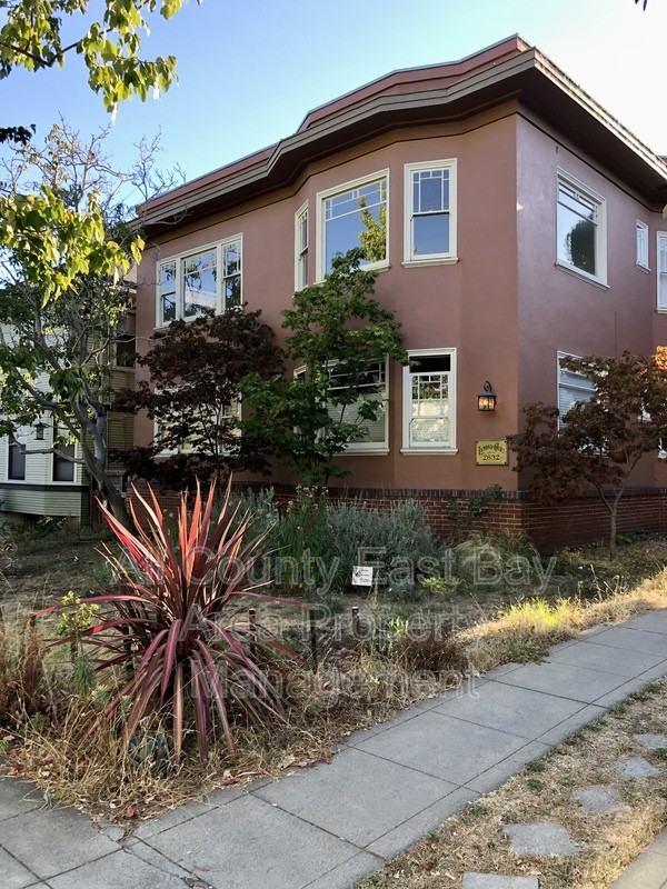 2632 Hillegass Ave #E - Photo 2 of 9