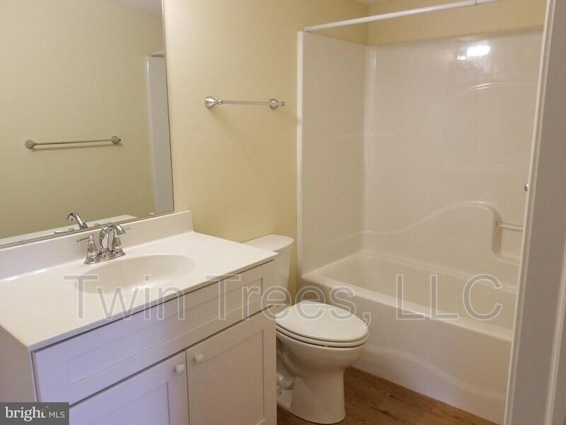 5937 King St #A - Photo 2 of 12