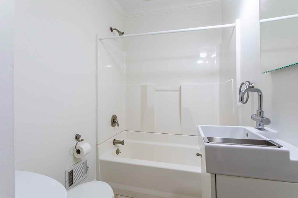 1541 Sagamore Dr Ne #0 - Photo 3 of 10