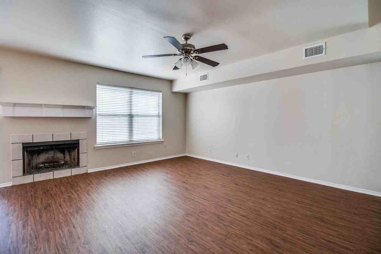 913 N Brents Ave #1 - Photo 3 of 10