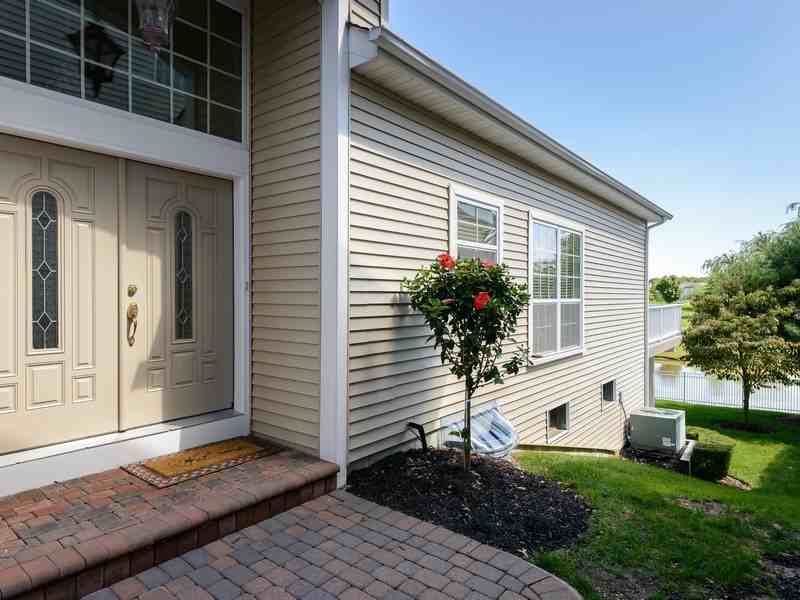 133 Hamlet Dr - Photo 3 of 20
